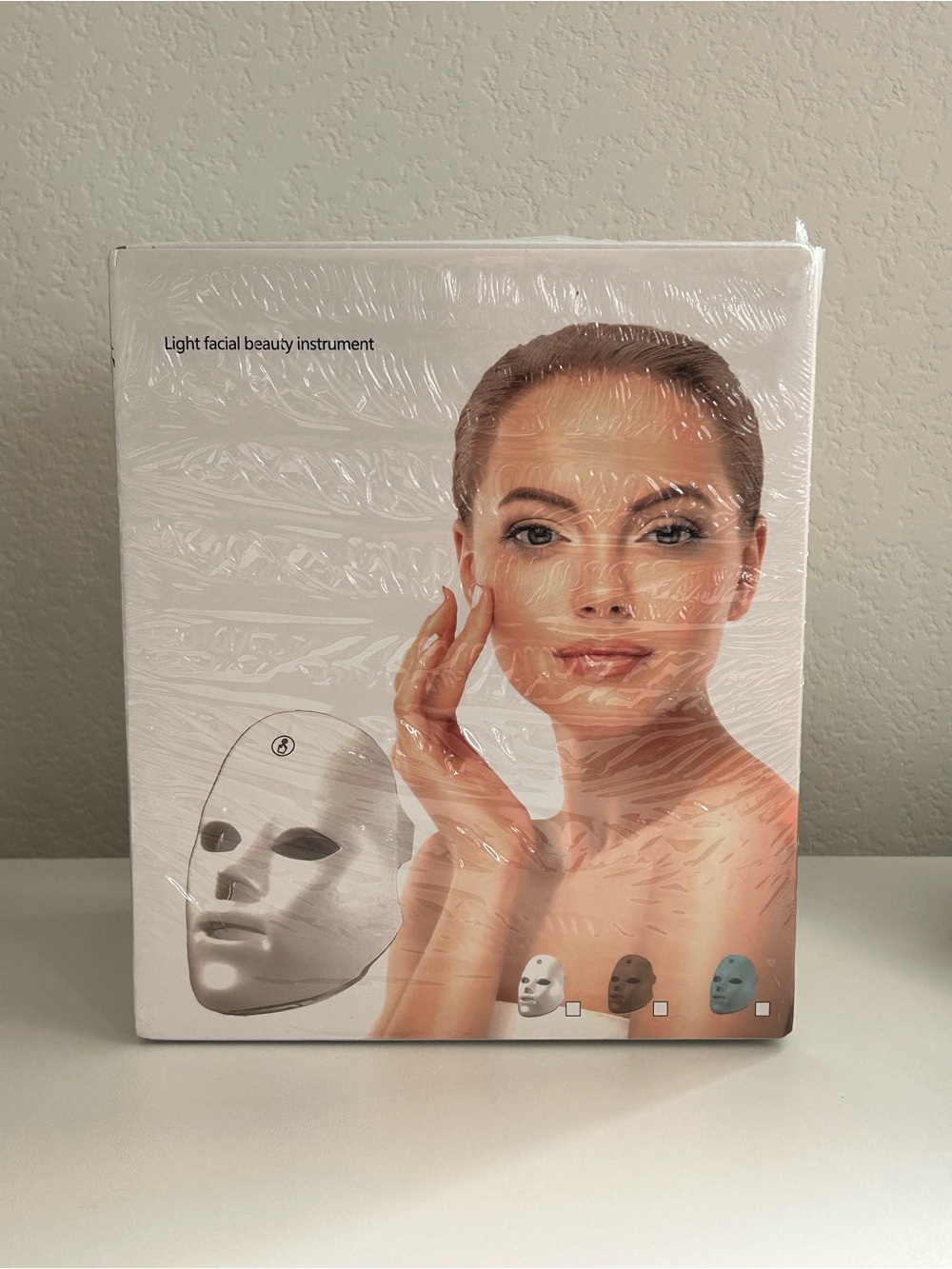 Brand New LED Light Facial Beauty Therapy Instrument Mask - White